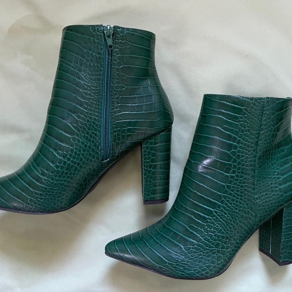 SHEIN | Shoes | Shein Green Faux 